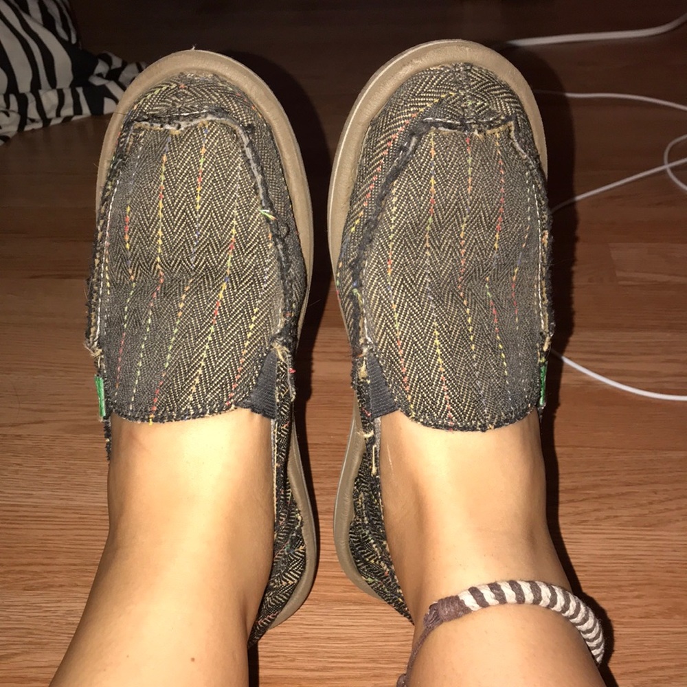 Sanuk shoes size 10